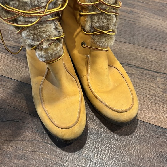 Timberland tall boots with wedge and fur size 9 - Picture 5 of 5